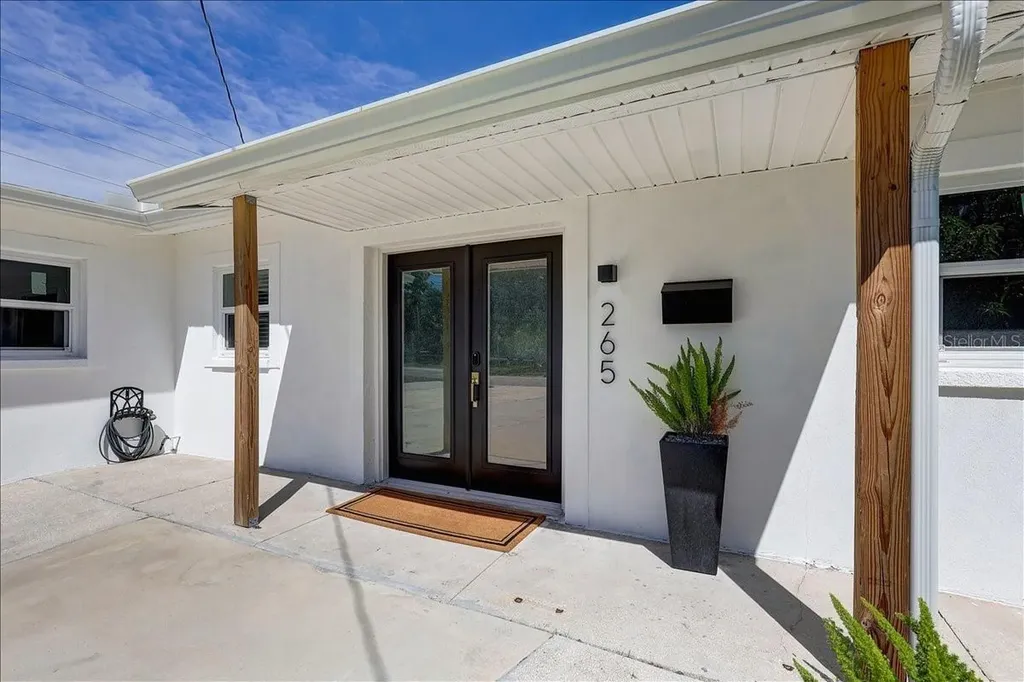 265 96th Avenue N St Petersburg FL 33702