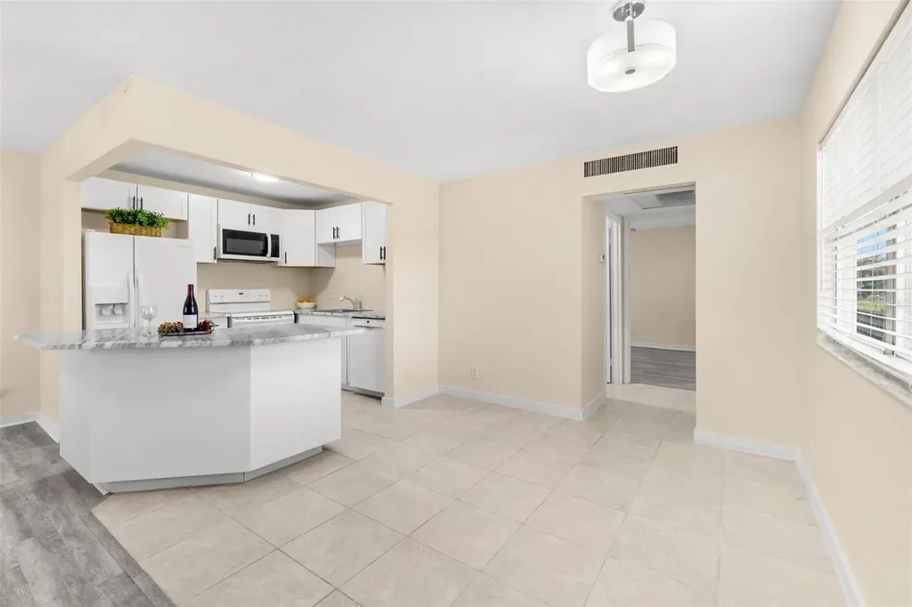 201 Bedford Trail Sun City Center FL 33573