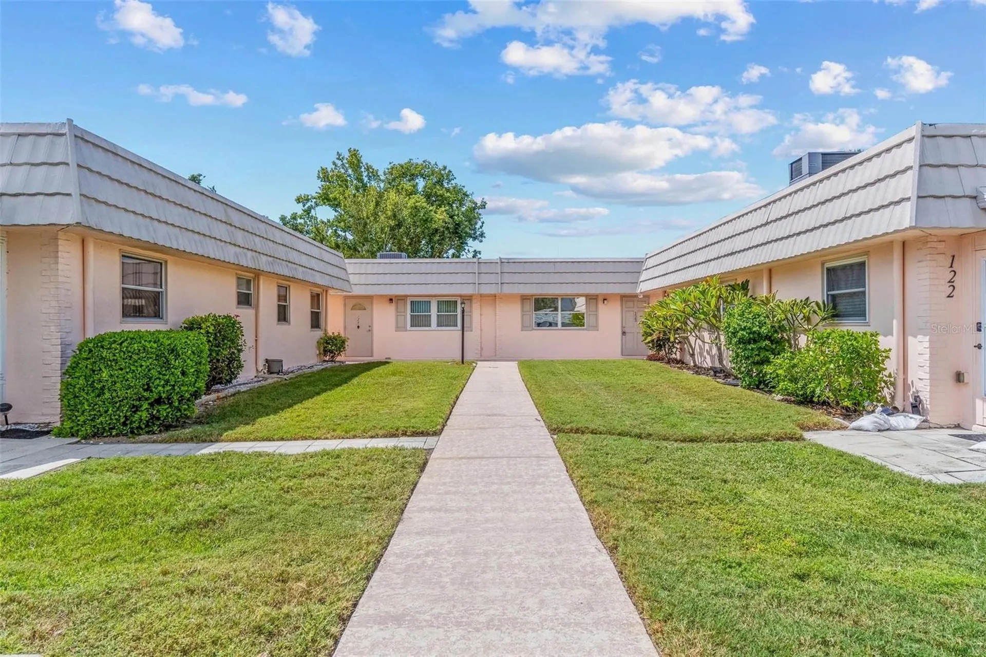 201 Bedford Trail Sun City Center FL 33573