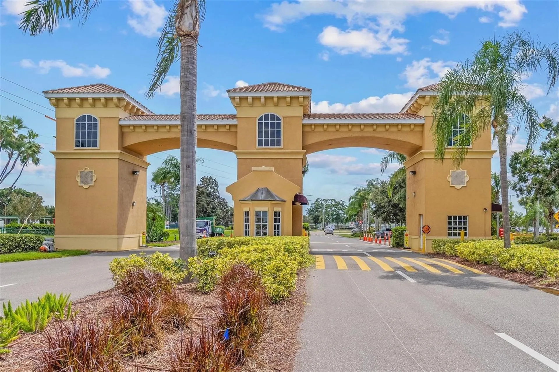 201 Bedford Trail Sun City Center FL 33573