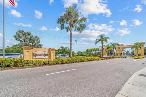 201 Bedford Trail Sun City Center FL 33573