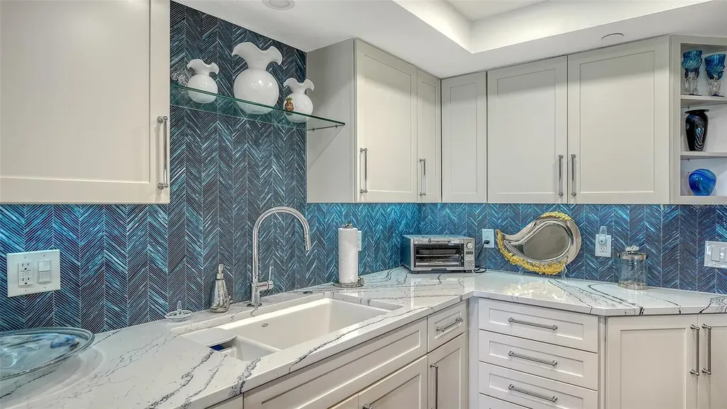 1100 Benjamin Franklin Drive Sarasota FL 34236