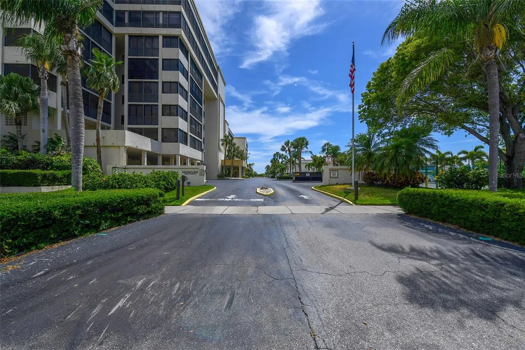 1100 Benjamin Franklin Drive Sarasota FL 34236