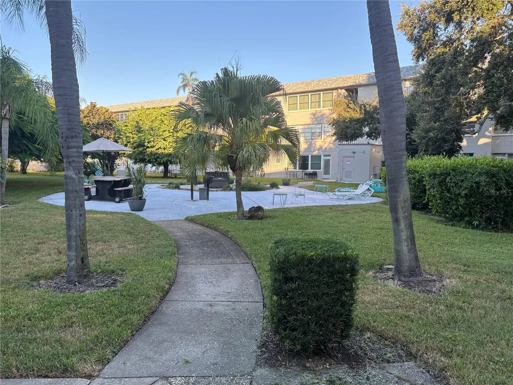 6645 1st Avenue N St Petersburg FL 33710