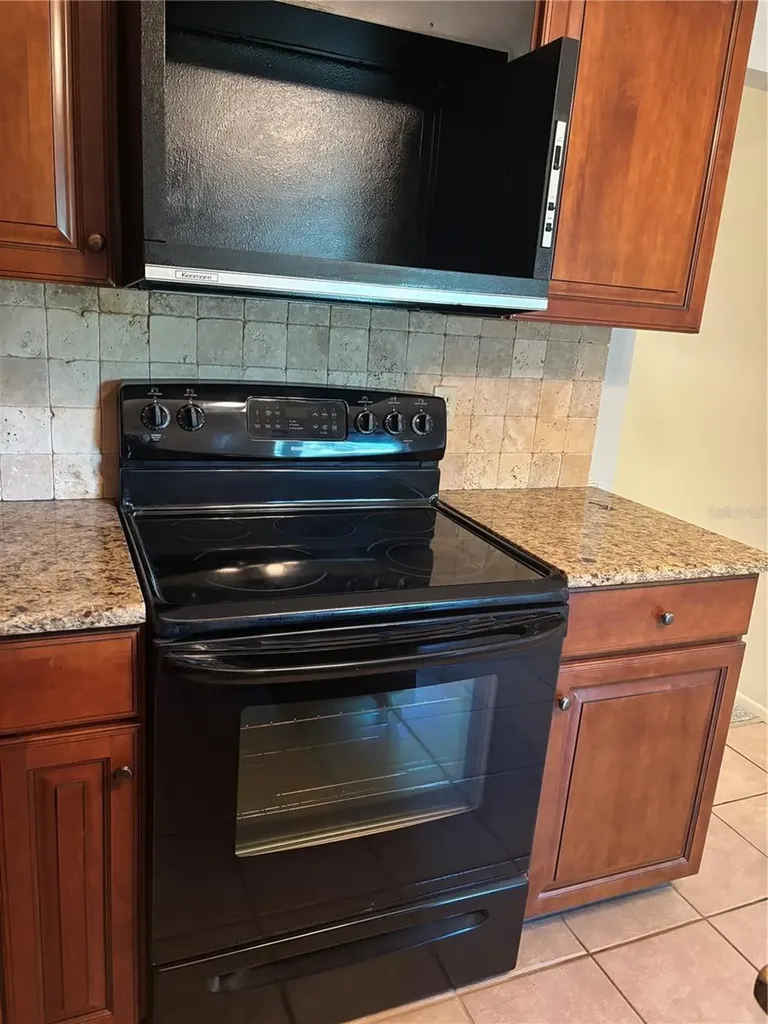 6645 1st Avenue N St Petersburg FL 33710