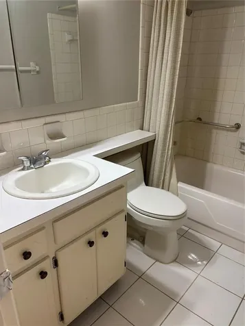 6645 1st Avenue N St Petersburg FL 33710