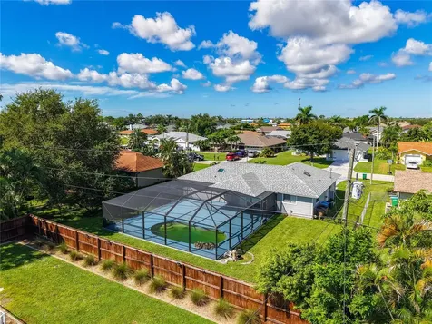 3815 SW 6th Avenue Cape Coral FL 33914