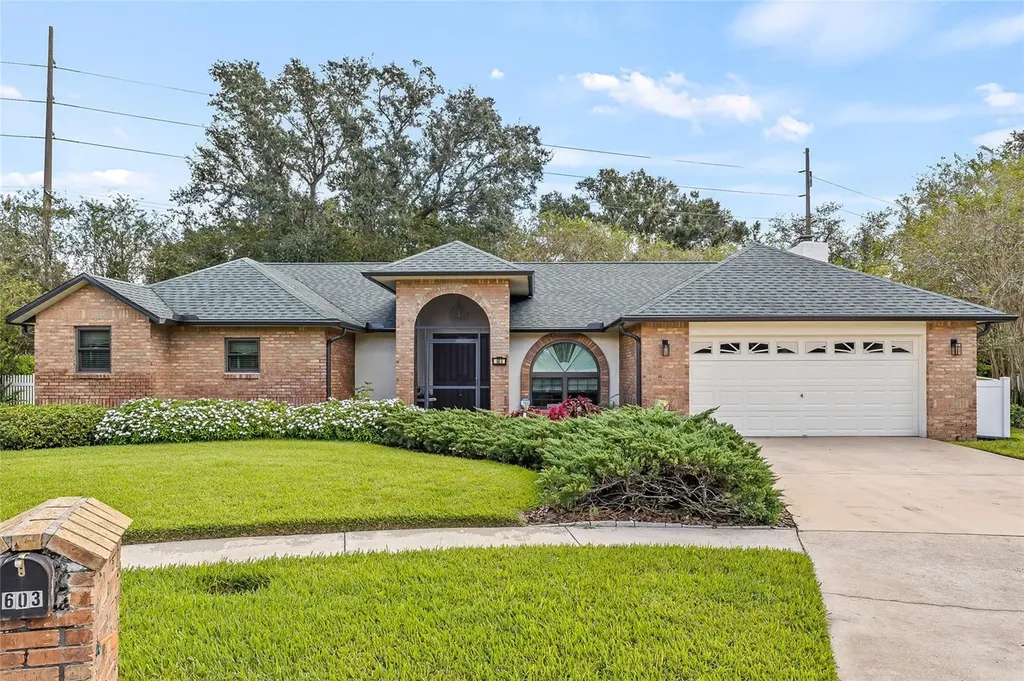 603 Cottage Grove Circle Valrico FL 33594