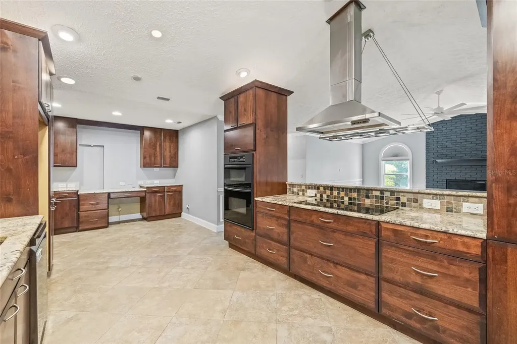 603 Cottage Grove Circle Valrico FL 33594