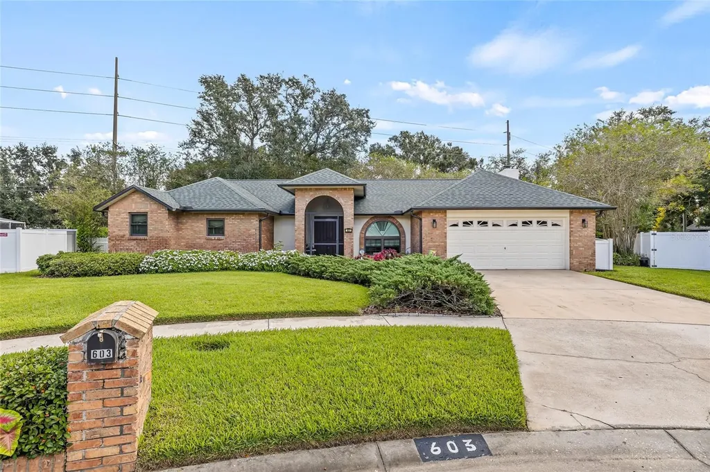 603 Cottage Grove Circle Valrico FL 33594