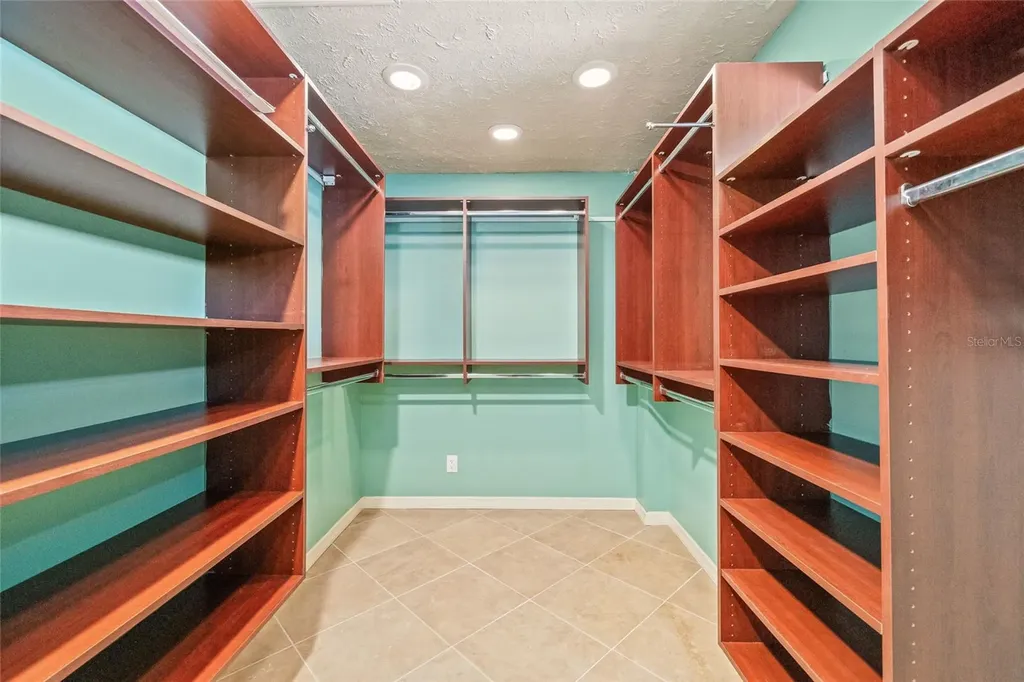 603 Cottage Grove Circle Valrico FL 33594