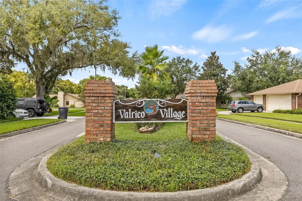 603 Cottage Grove Circle Valrico FL 33594