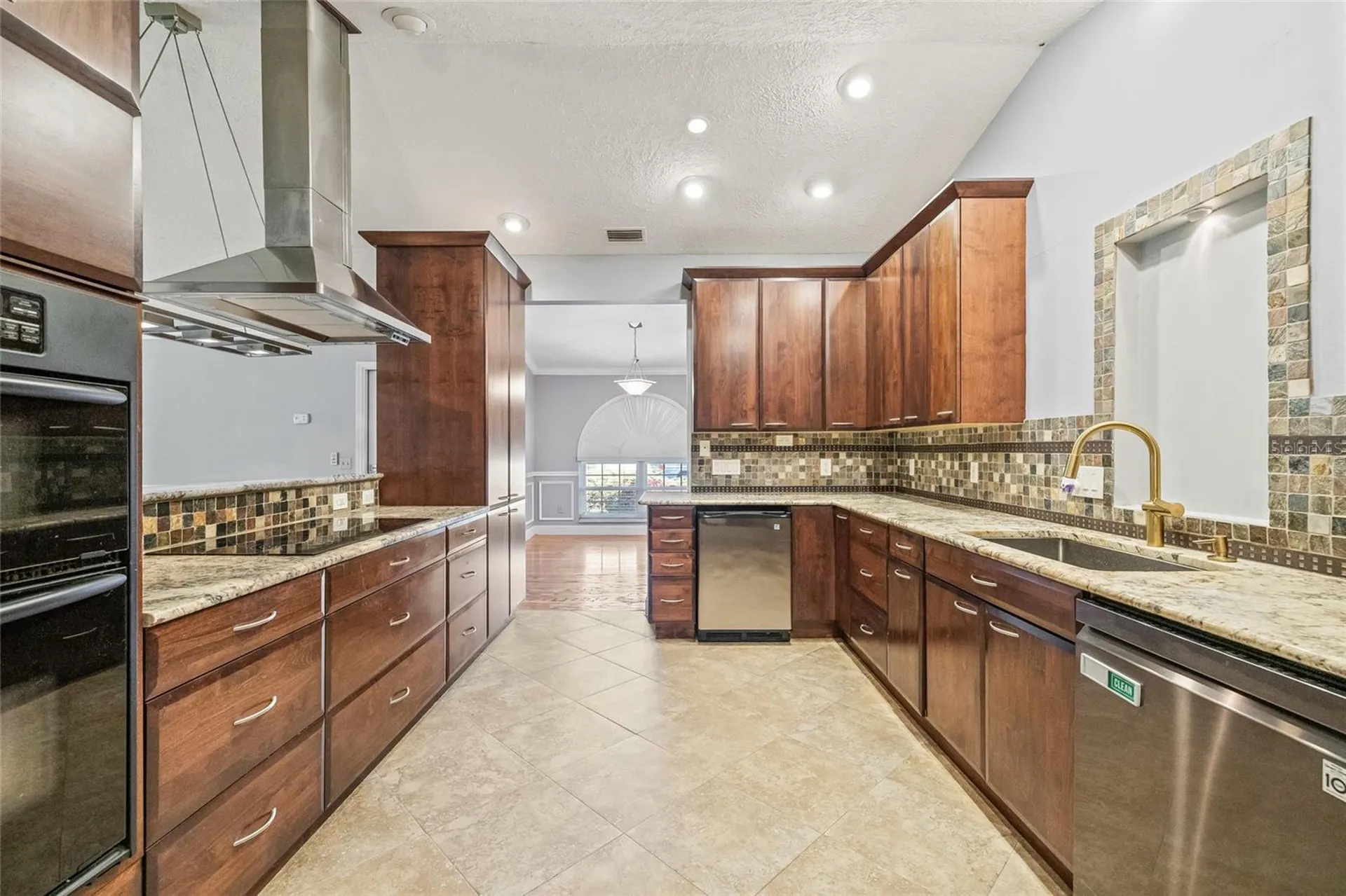603 Cottage Grove Circle Valrico FL 33594