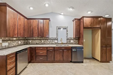 603 Cottage Grove Circle Valrico FL 33594