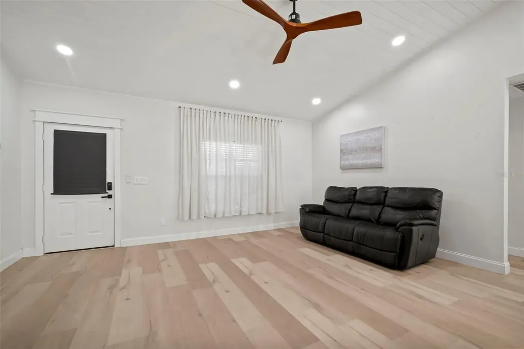 4613 N Country Hills Court Plant City FL 33566
