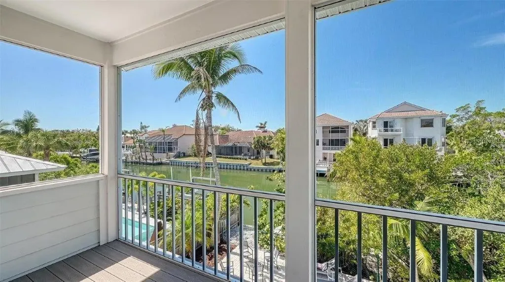4922 Commonwealth Drive Sarasota FL 34242