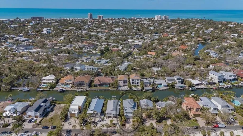 4922 Commonwealth Drive Sarasota FL 34242