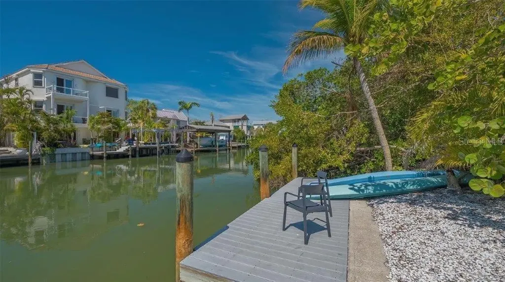 4922 Commonwealth Drive Sarasota FL 34242