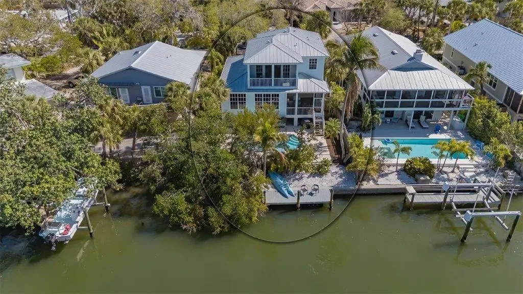 4922 Commonwealth Drive Sarasota FL 34242