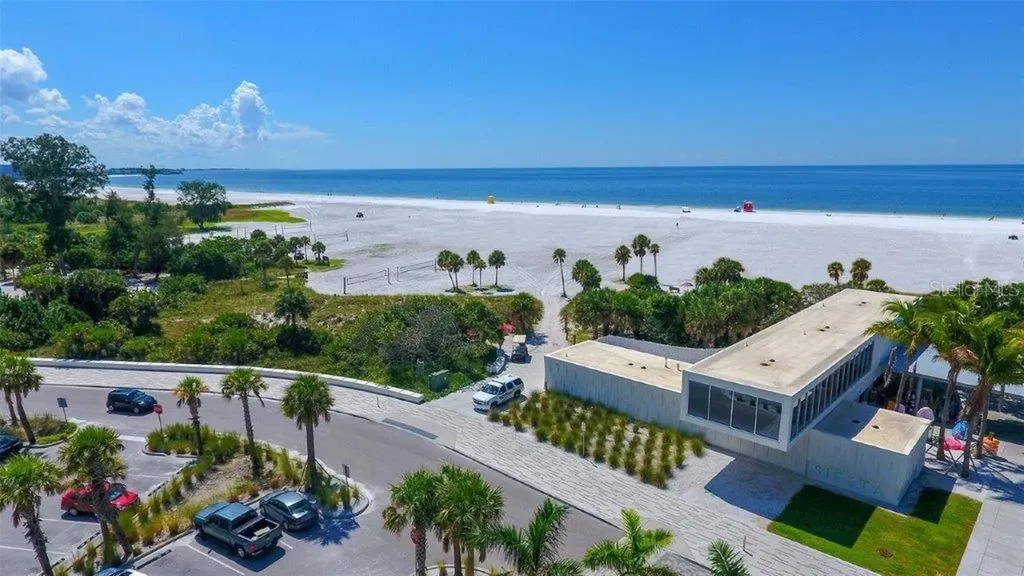 4922 Commonwealth Drive Sarasota FL 34242