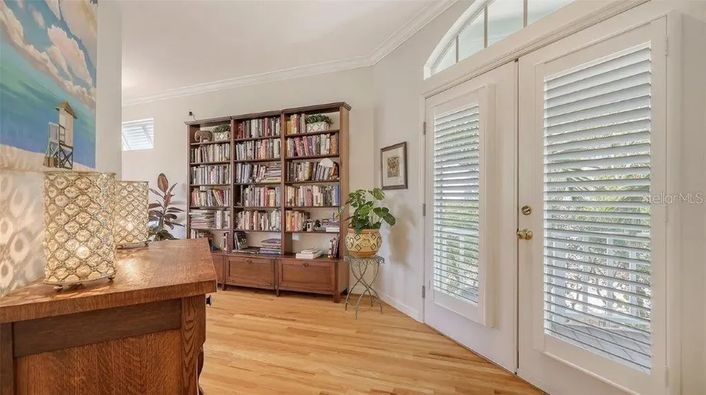4922 Commonwealth Drive Sarasota FL 34242