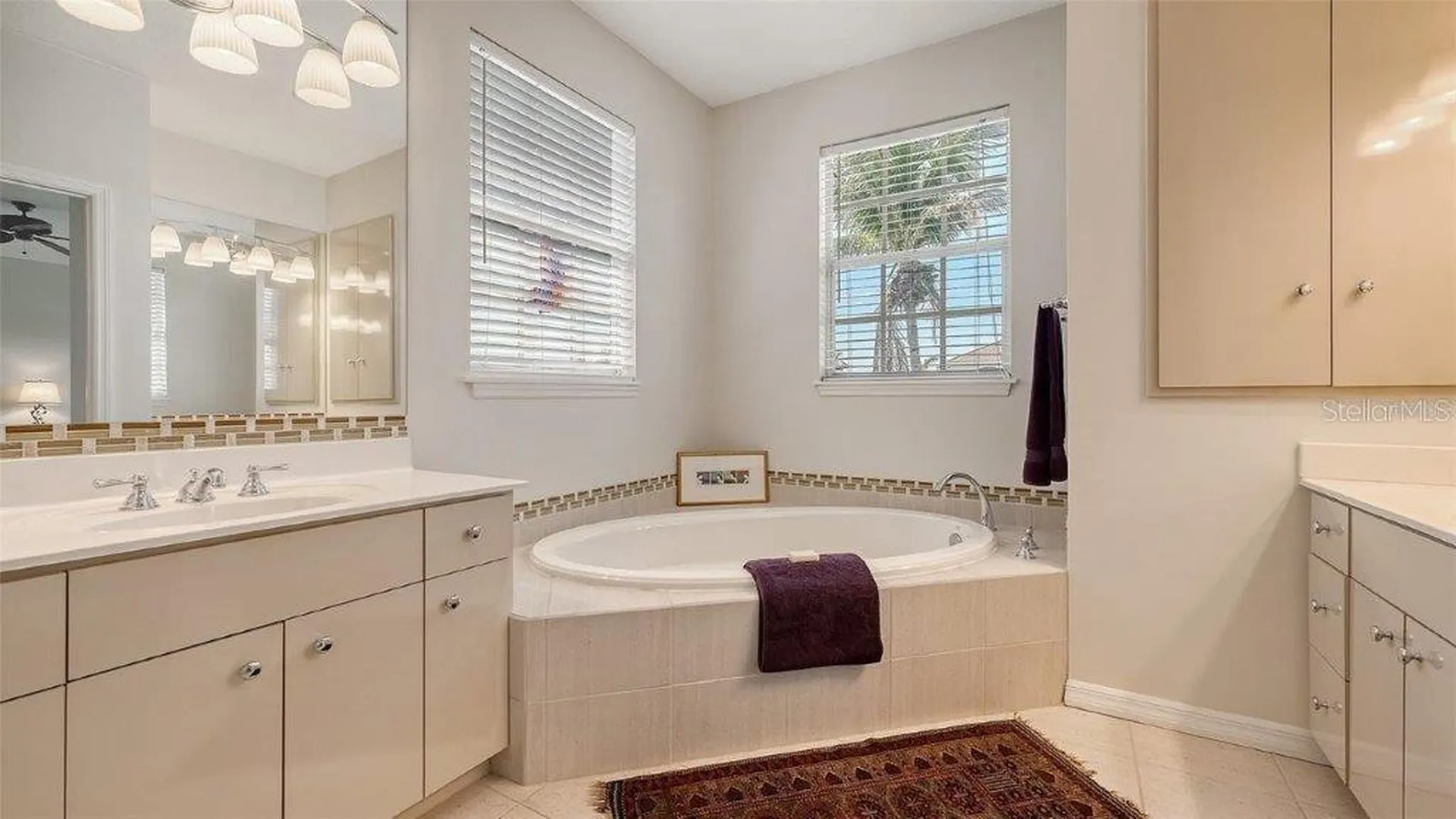 4922 Commonwealth Drive Sarasota FL 34242