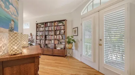 4922 Commonwealth Drive Sarasota FL 34242
