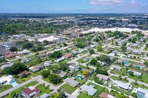 1104 Fruitland Avenue Bradenton FL 34207