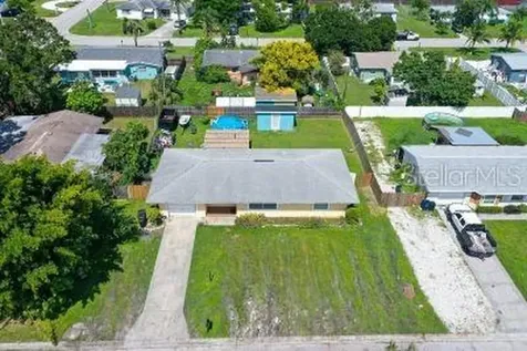 1104 Fruitland Avenue Bradenton FL 34207