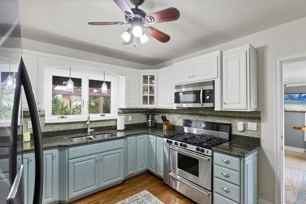 202 22nd Street W Bradenton FL 34205