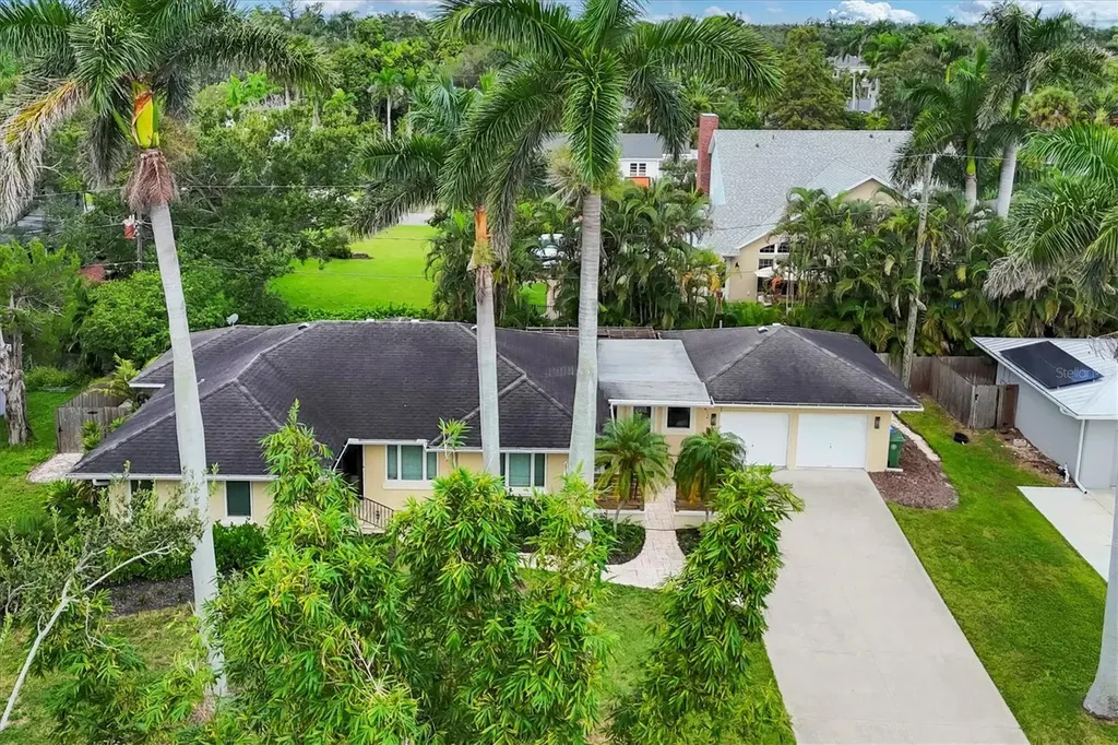 202 22nd Street W Bradenton FL 34205