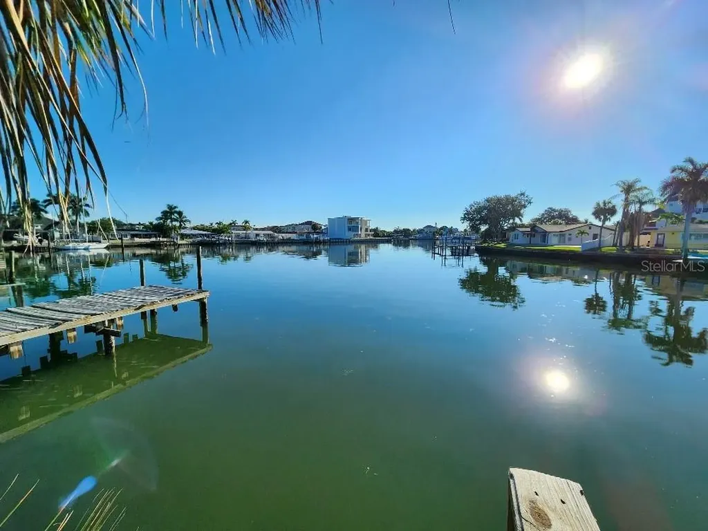 1450 Sea Gull Drive S St Petersburg FL 33707