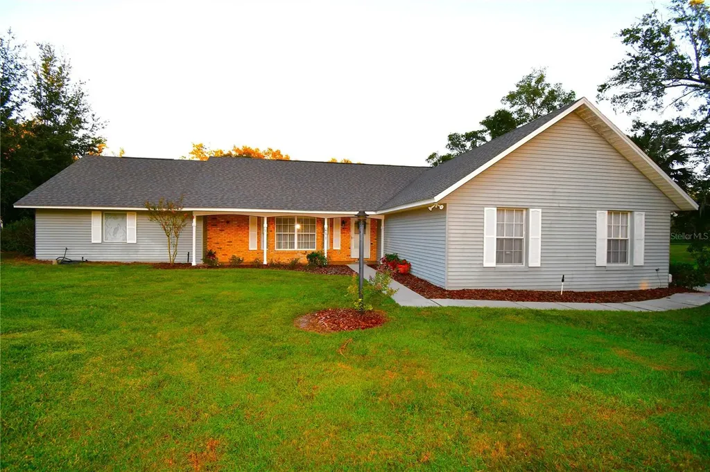 611 Old Eustis Road Mount Dora FL 32757