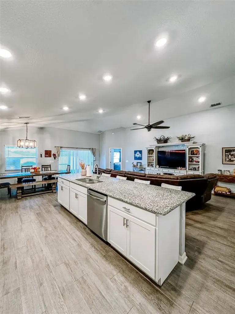 105 Foxtail Loop Davenport FL 33837