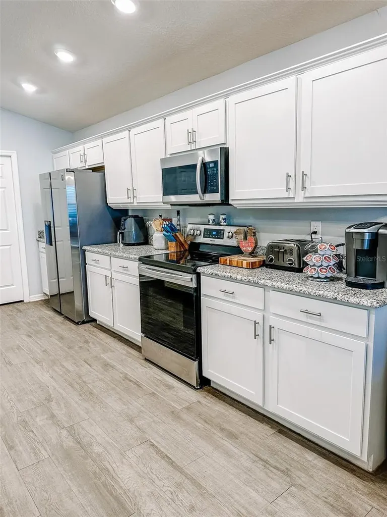 105 Foxtail Loop Davenport FL 33837