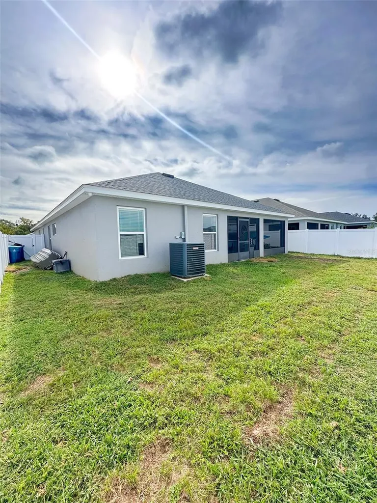 105 Foxtail Loop Davenport FL 33837