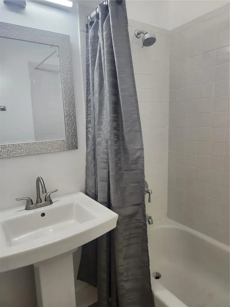 1923 W Pine Street Tampa FL 33607
