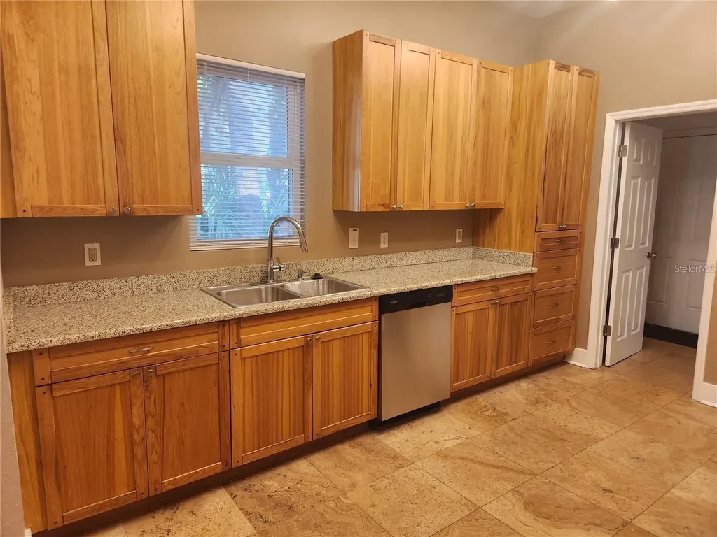 1923 W Pine Street Tampa FL 33607