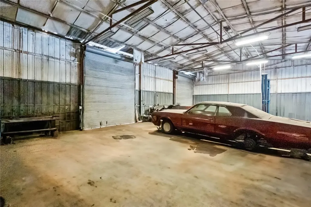 1049 E Myers Boulevard Mascotte FL 34753