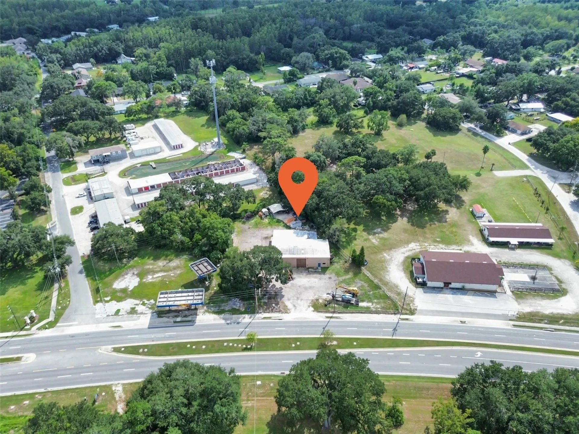 1049 E Myers Boulevard Mascotte FL 34753