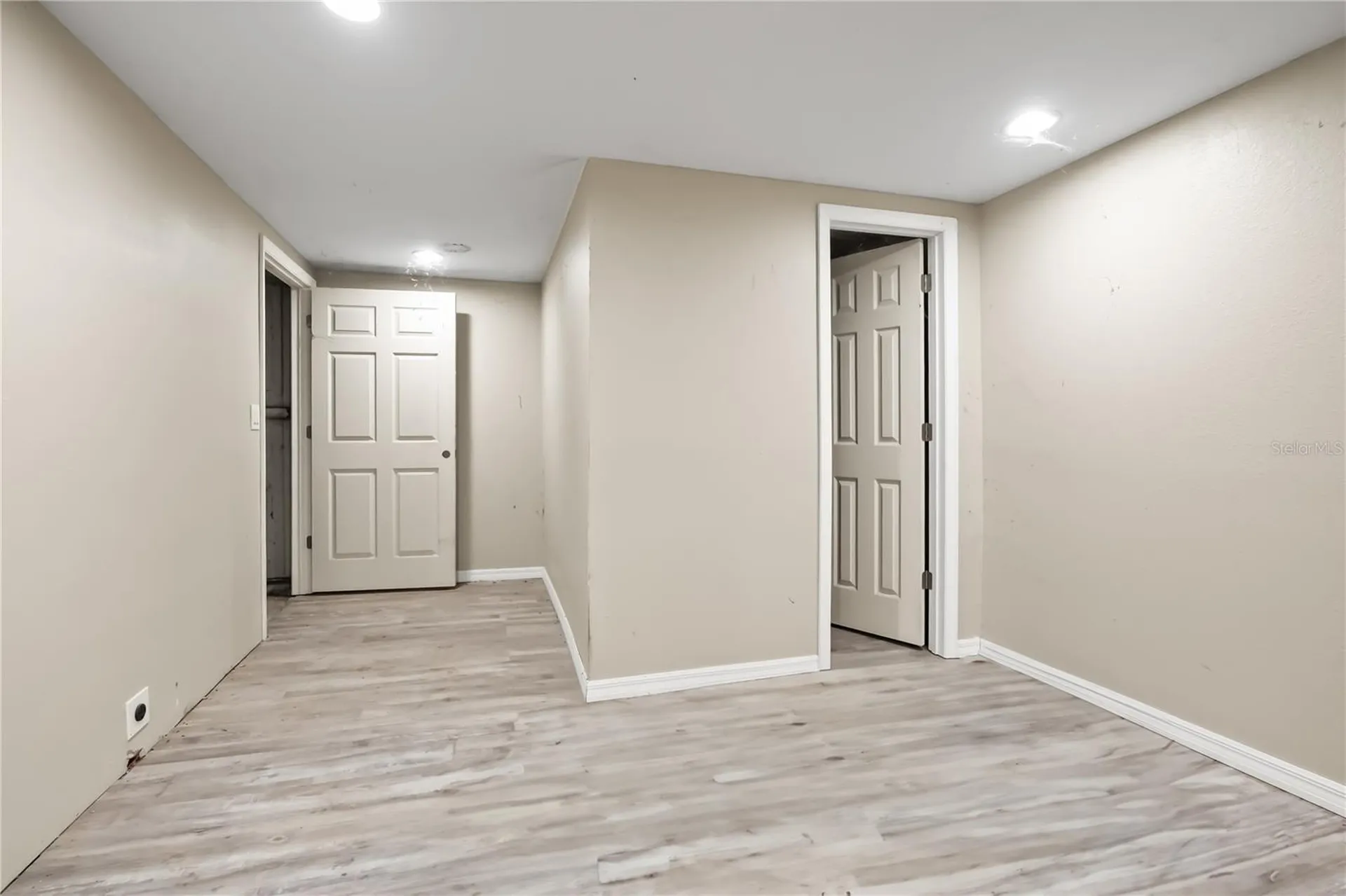 1049 E Myers Boulevard Mascotte FL 34753