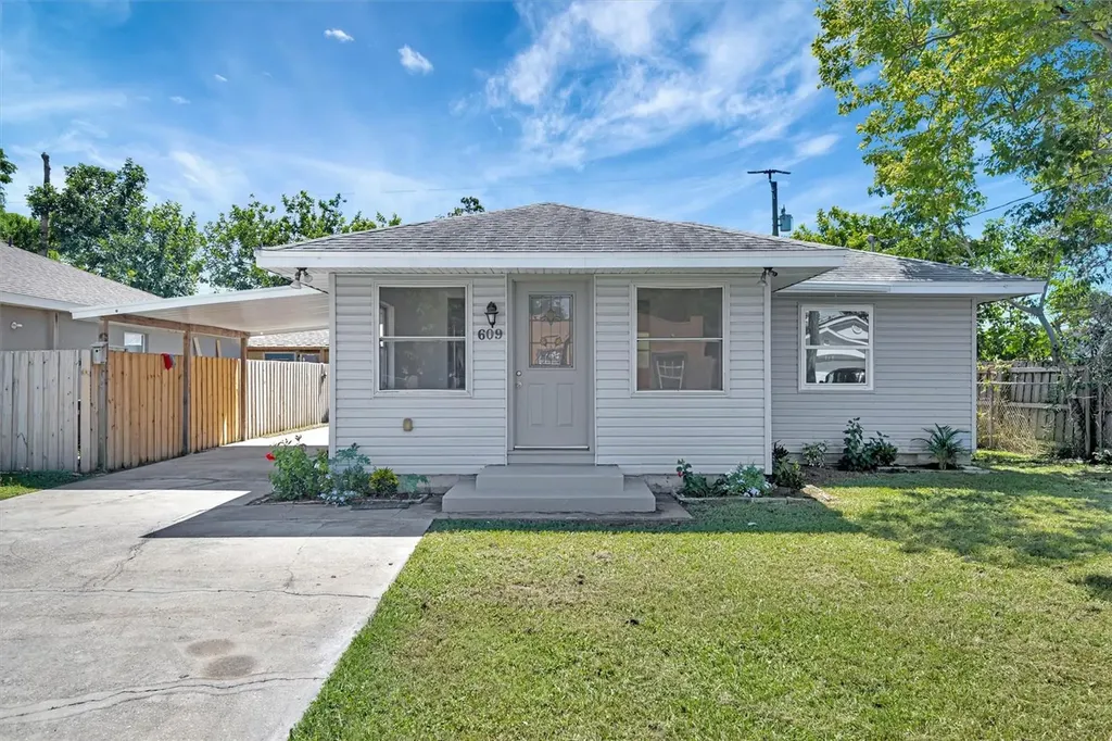 609 25th Avenue W Bradenton FL 34205