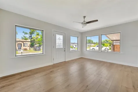 609 25th Avenue W Bradenton FL 34205