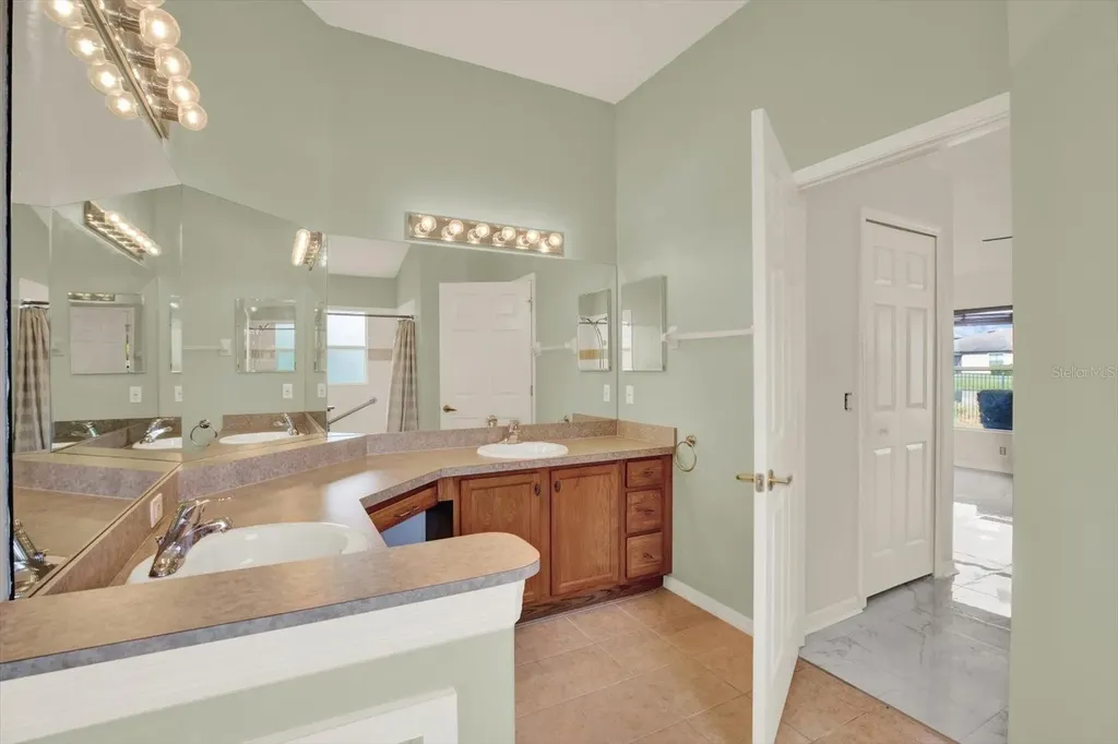 1851 Arbor Knoll Loop Trinity FL 34655
