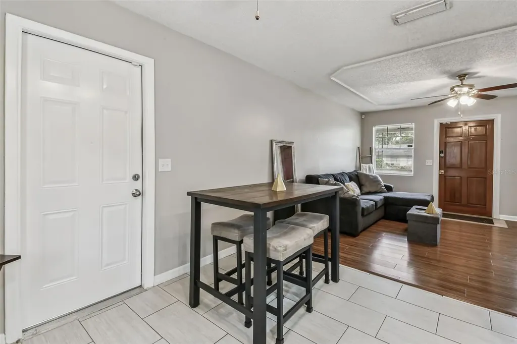 4419 Dolphin Drive Tampa FL 33617
