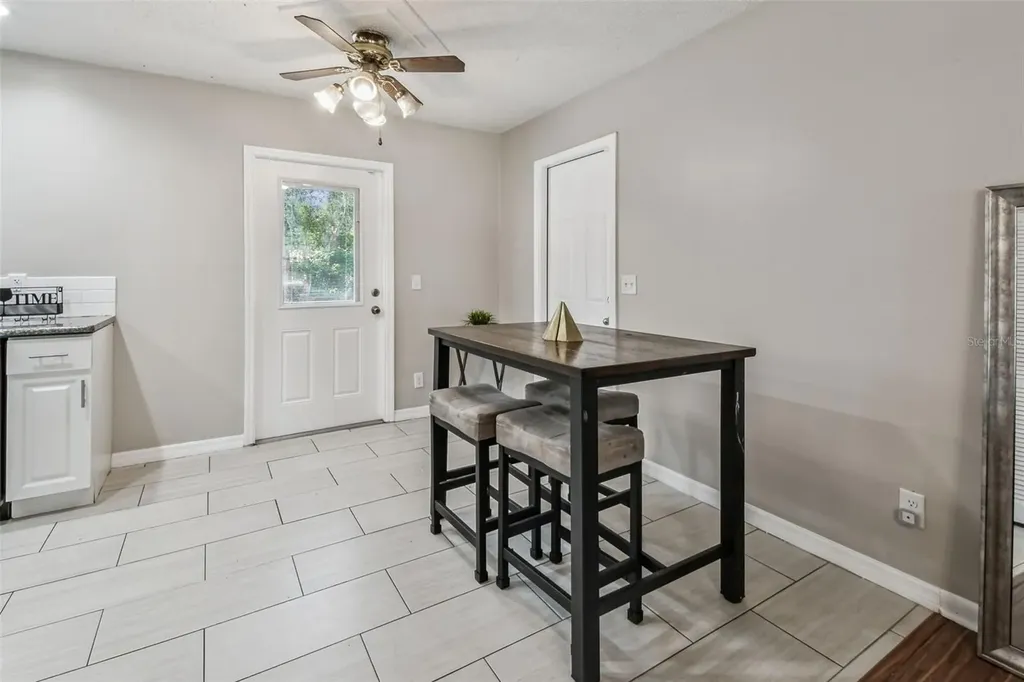 4419 Dolphin Drive Tampa FL 33617