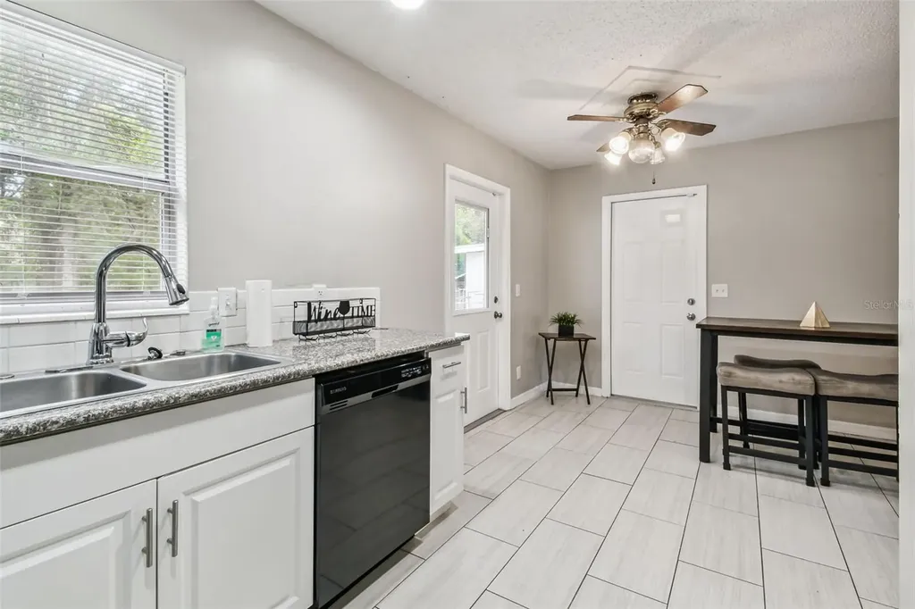 4419 Dolphin Drive Tampa FL 33617