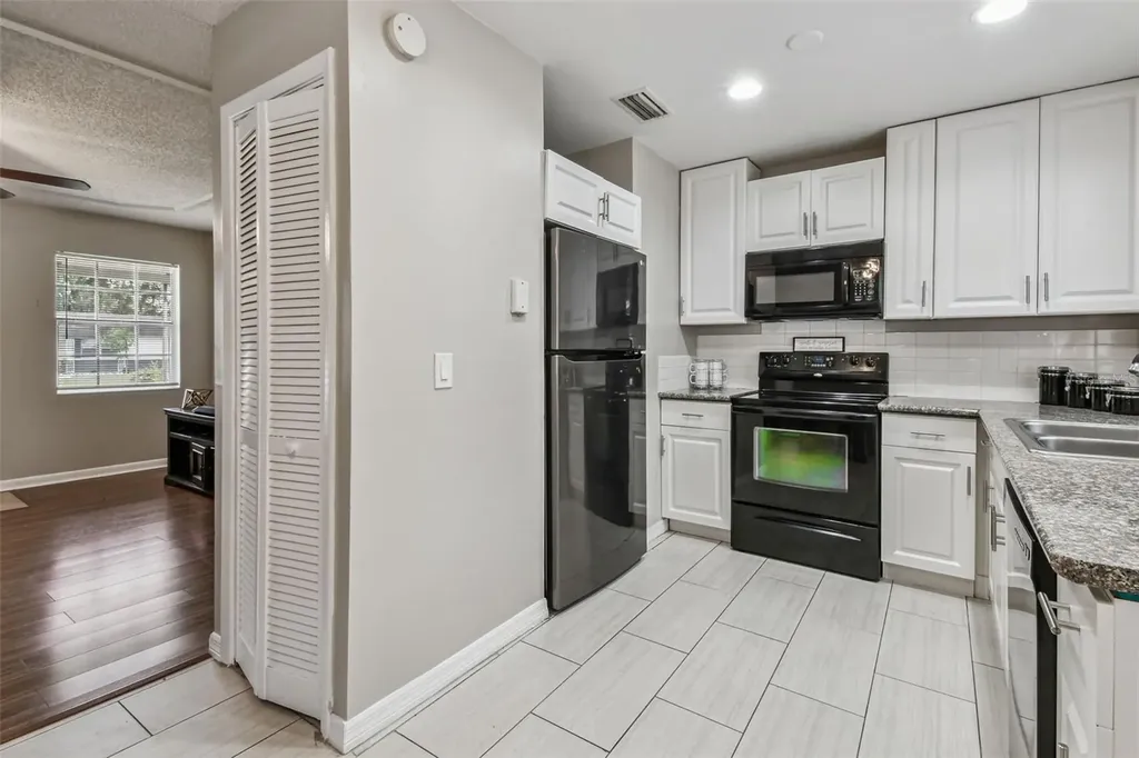 4419 Dolphin Drive Tampa FL 33617