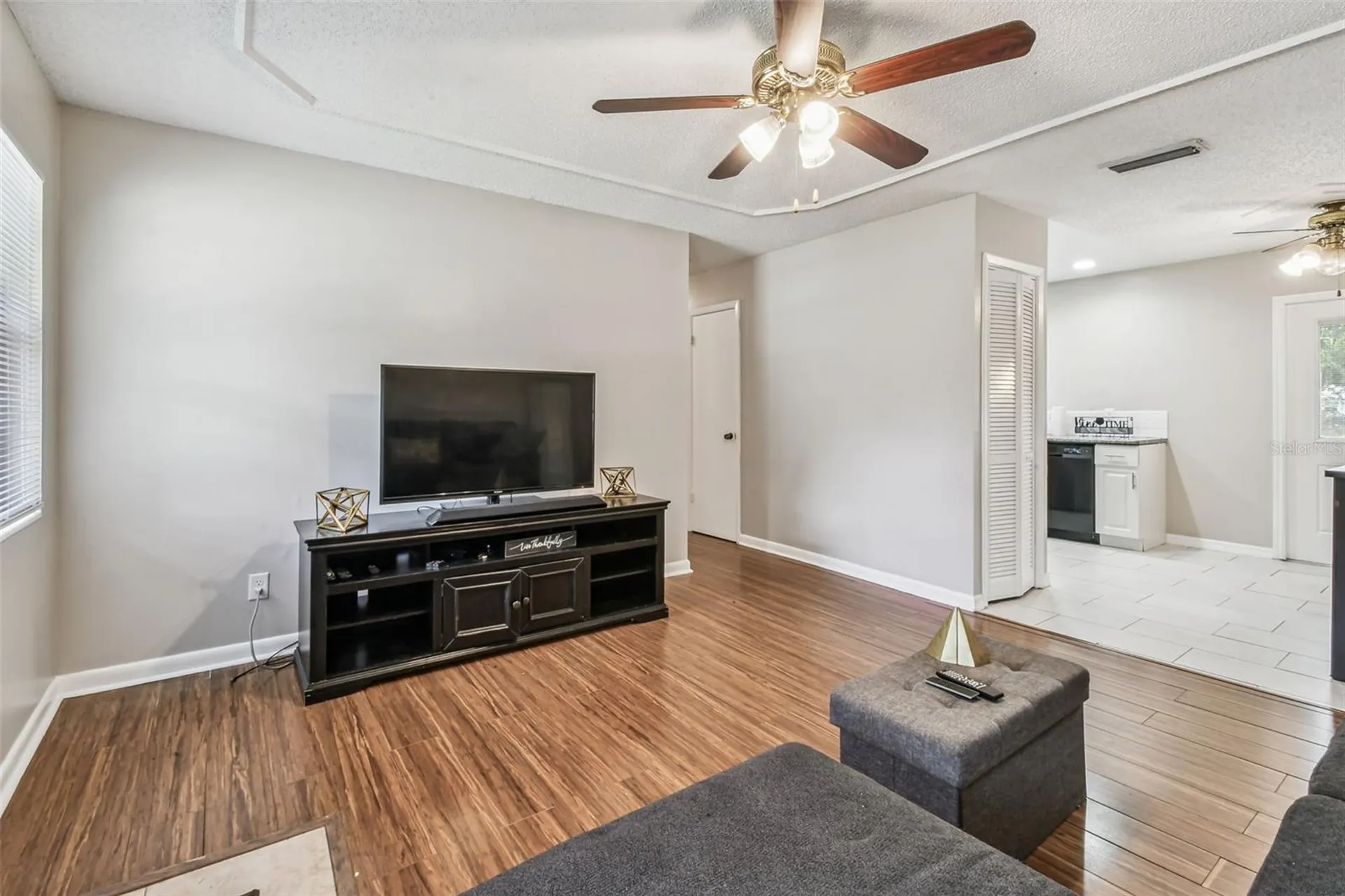 4419 Dolphin Drive Tampa FL 33617