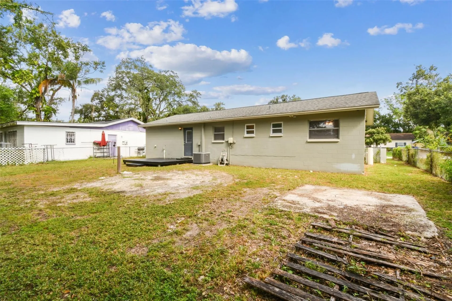 4419 Dolphin Drive Tampa FL 33617